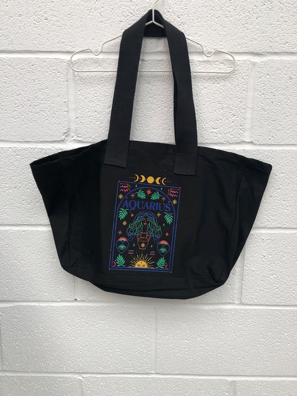 Item 40 Black AQUARIUS Star Sign Tote Bag