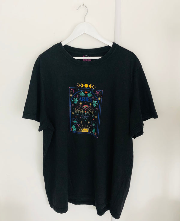 Item 73 Stonewash Black ARIES Star Sign T-Shirt Size 4XL
