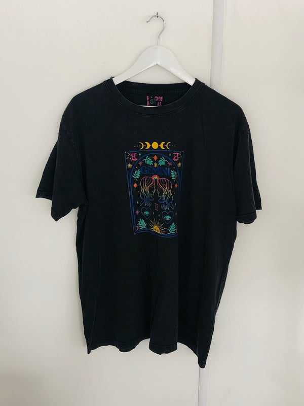 Item 88 Stonewash Black GEMINI CONSTELLATION T-Shirt Size XL